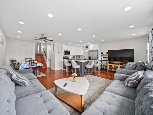 Serene 3 BDR, Near NYC, Cruise Port, Statue of Liberty |Baby Crib, Free Parking 