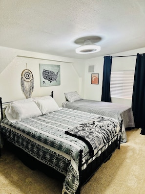 3 多间卧室、客房内保险箱、办公桌、旅行婴儿床