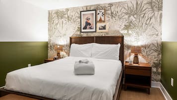 2 bedrooms, desk, iron/ironing board, travel crib