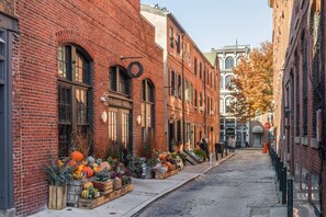Exterior - Sosuite | 2Bed Apt w Den, Laundry, Desk (Philadelphia)