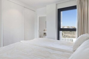 2 bedrooms, iron/ironing board, WiFi, bed sheets - Luxury Apartment with Terrace in Higueron (Fuengirola)