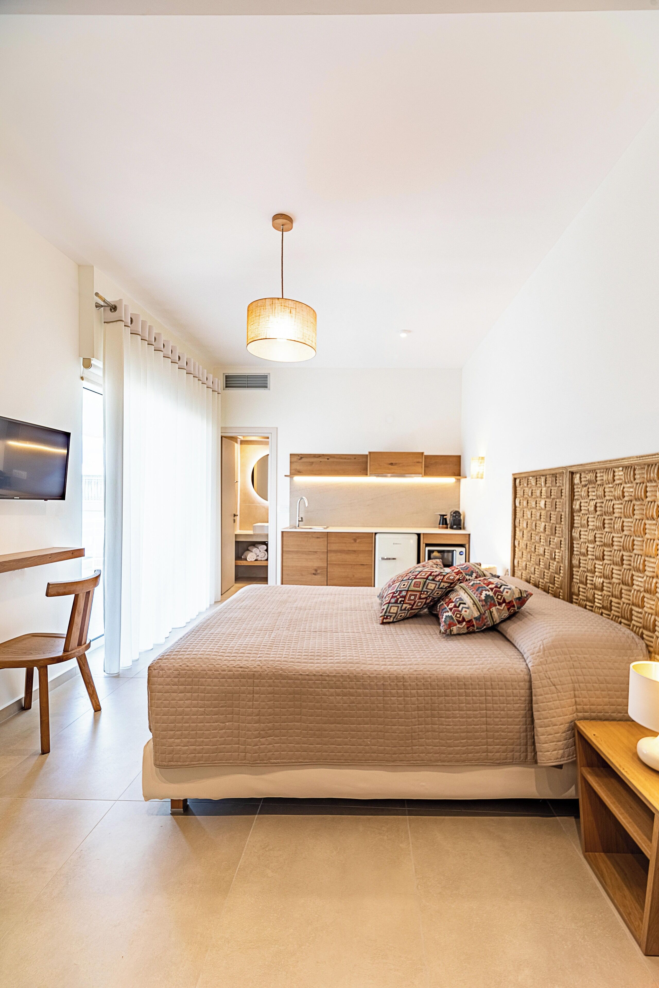 Superior Suite with Partial Sea View
