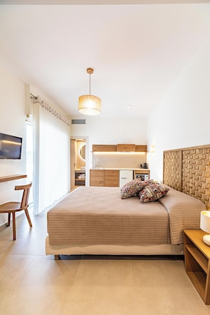 Superior Suite with Side Sea View | 1 kamar tidur dan didekorasi berbeda-beda
