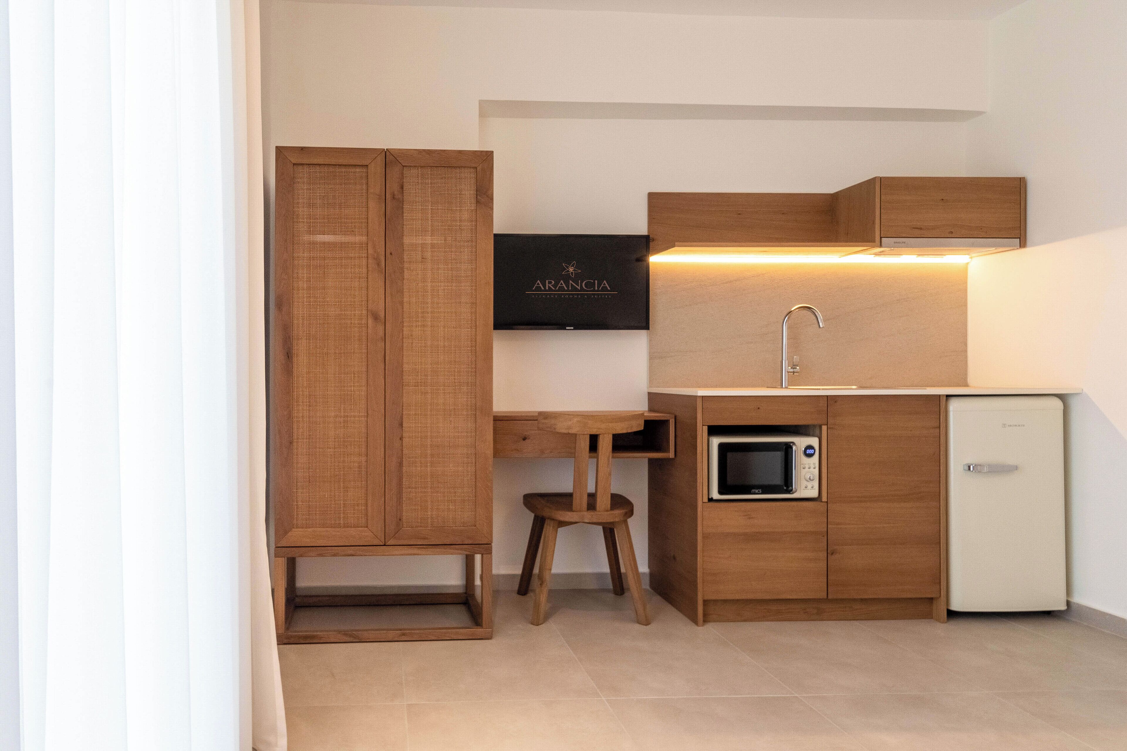 Superior Double Room with Partial Sea View | 1 bedroom, individually decorated, individually furnished
