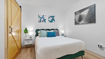 1 bedroom, free WiFi, bed sheets