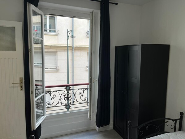 Interior - Charming apartment 5 min from Paris (Clichy)