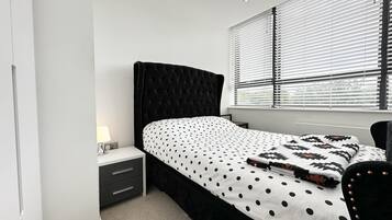 Apartment | 1 bedroom, iron/ironing board, free WiFi, bed sheets