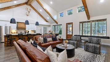 TV connectée, cheminée, jeux vidéo