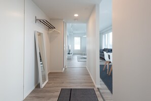 Standard-Apartment | Wohnbereich | 32-Zoll-Fernseher mit Kabelempfang