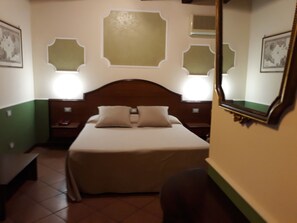 Habitación superior con 1 cama matrimonial o 2 individuales | Sábanas de algodón egipcio y ropa de cama de alta calidad