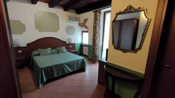 Habitación superior con 1 cama matrimonial o 2 individuales | Sábanas de algodón egipcio y ropa de cama de alta calidad