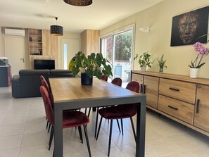 Dining - Charmante Villa Climatisée Avec Piscine (Teyran)