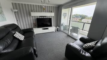 Apartment | Living area | TV