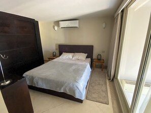 1 多间卧室、客房内保险箱、熨斗/熨衣板、收费 WiFi