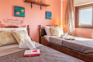 2 室のベッドルーム、デスク、アイロン / アイロン台、WiFi