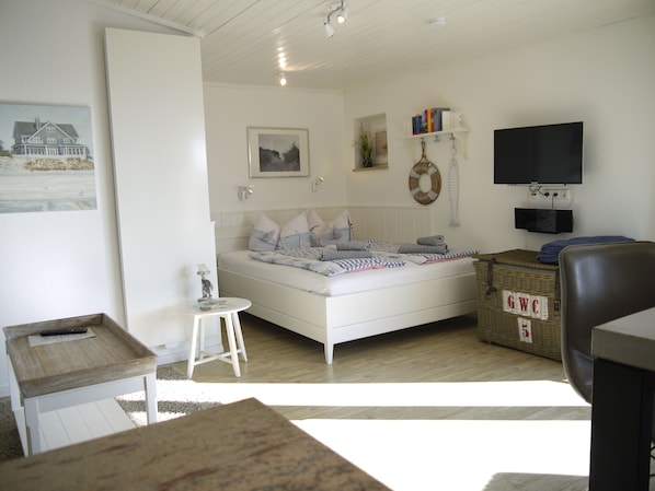 1 bedroom, travel crib, free WiFi, bed sheets