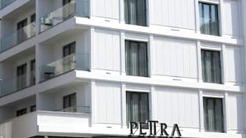 Fachada de la propiedad