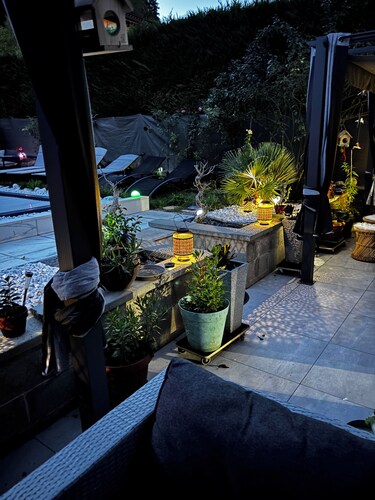 Chambre meublée dans maison avec jardin face a la rivière d’Ain