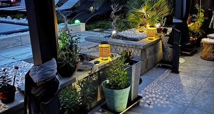 Chambre meublée dans maison avec jardin face a la rivière d’Ain
