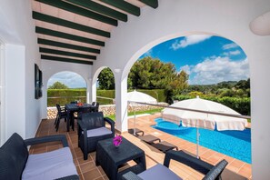 Outdoor dining - Villa Finesse tipo 1 (Son Bou)