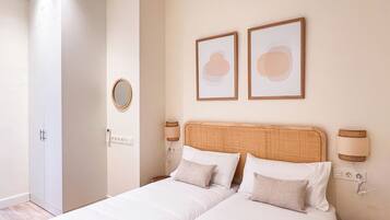 3 habitaciones, tabla de planchar con plancha, cuna de viaje y wifi