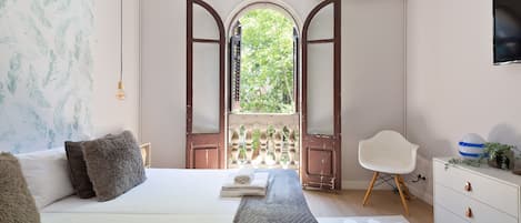 3 عدّة غرف نوم ومكواة/لوح كي وواي فاي وملاءات أسرّة