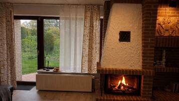 Classic Condo, Garden View | 2 bedrooms, free WiFi, bed sheets