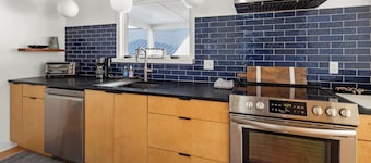 Elmore Views Farmhouse, Elmore Views Farmhouse - Pet Friendly!