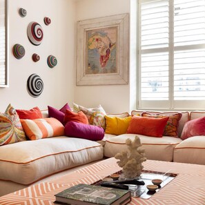 Interior - KCS-07 Stylish and Chic (London)