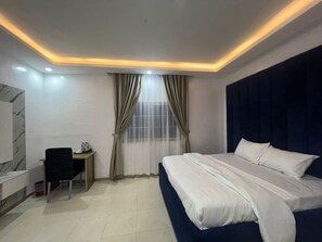 舒适客房 | 办公桌、笔记本电脑工作区、免费 WiFi