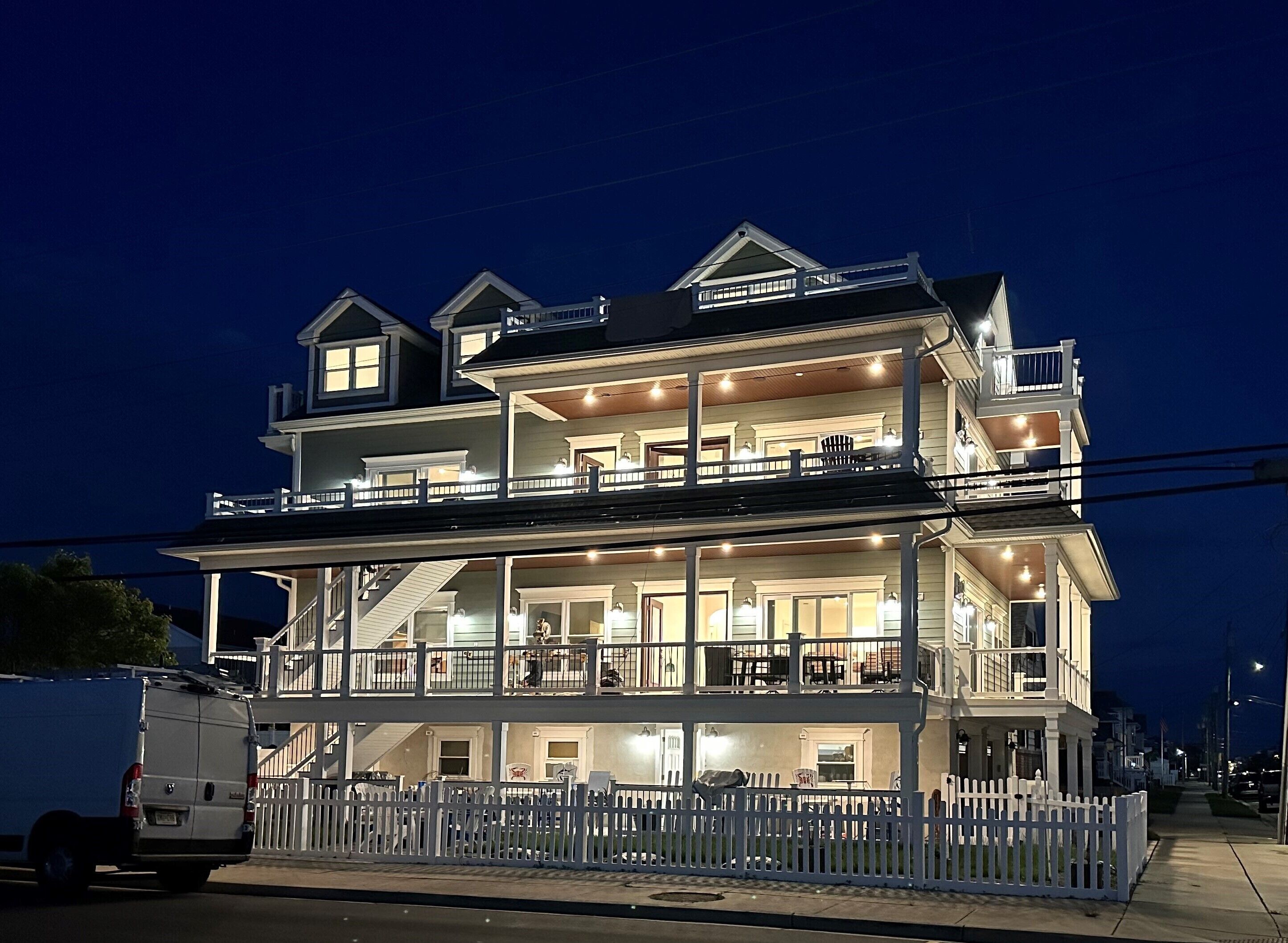 AMAZING BAY VIEWS!! NEWLY RENNOVATED!! SLEEPS 8!!