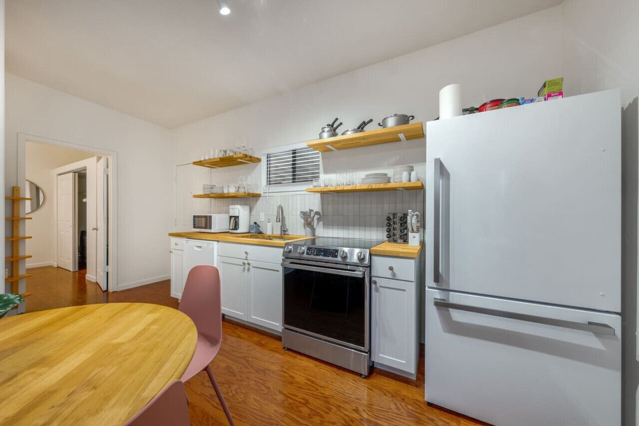 冰箱、微波炉、烤箱、炉灶