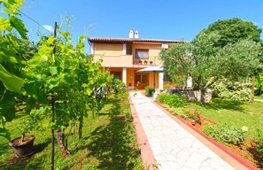 Exterior - Holiday apartment with parking (Muntic)