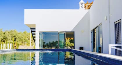 Mercedes Country House