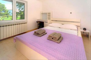 3 bedrooms, WiFi - Holiday apartment with pool (Kosinožići)
