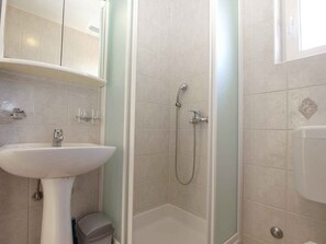 Bathroom - Holiday apartment with parking (Poreč)