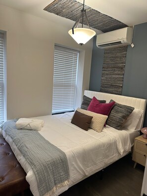 3 slaapkamers, een strijkplank/strijkijzer, reisbedje, gratis wifi