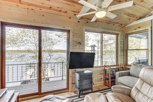 Waterfront Spirit Lake Cabin w/ Boat Rental!