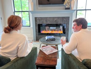 Casa de campo de lujo, 1 cama King size, cocina, vista al patio | Área de sala de estar