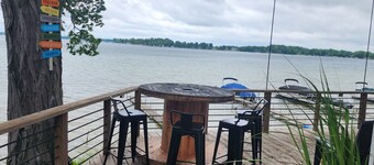 Charming Lakefront Cottage on Coldwater Lake