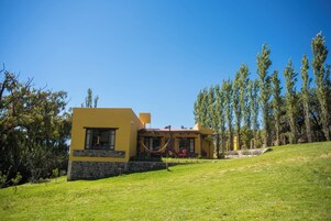 Fachada da propriedade