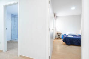 1 室のベッドルーム、アイロン / アイロン台、WiFi (無料)、ベッドシーツ