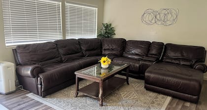 Peaceful 2bed/1bath condo with parking