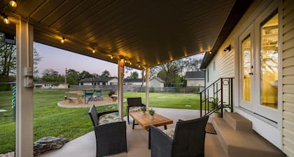 Holiday Open NOW Retro Family Fun Downtown Rogers