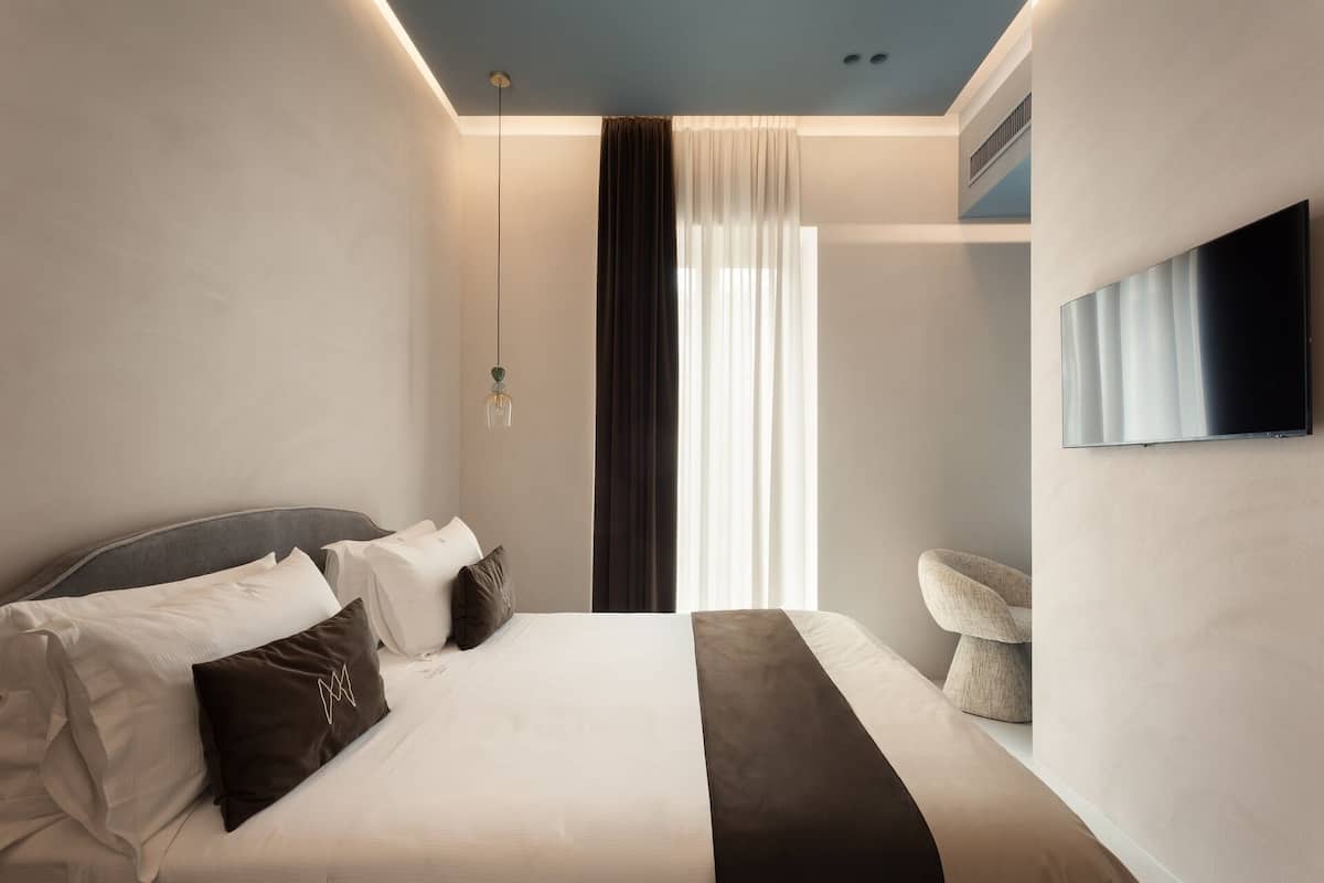Minibar, in-room safe, desk, soundproofing