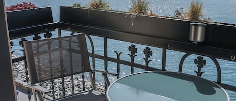 Tweepersoonskamer, hot tub, uitzicht op zee | Terras