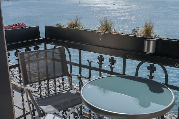 Tweepersoonskamer, hot tub, uitzicht op zee | Terras