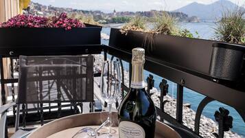 Double Room, Hot Tub, Sea View | Terrace/patio