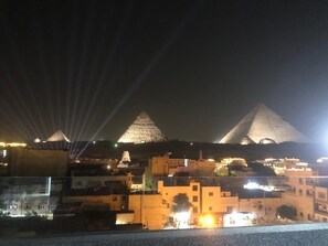 Egyptian cotton sheets, premium bedding, pillow-top beds, minibar - Middle East Pyramids View (Giza)