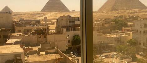 Egyptian cotton sheets, premium bedding, pillow-top beds, minibar